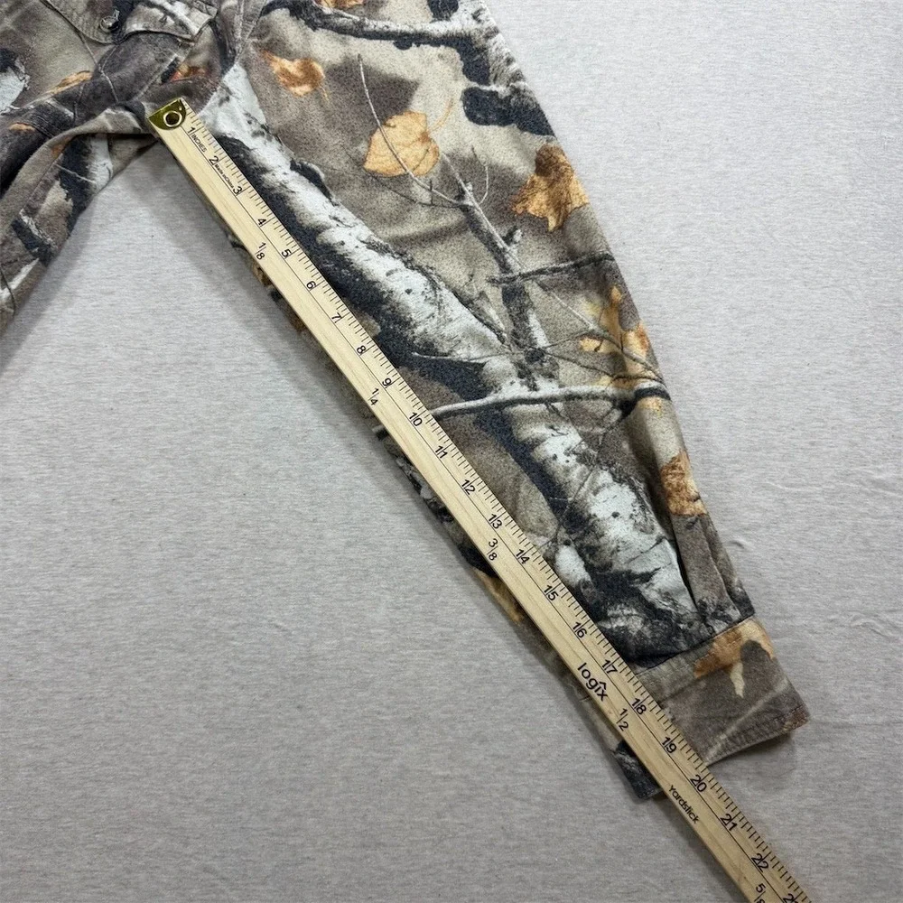 Legendary Whitetails Button-Up Shirt‎ Men's L Realtree Camo Long Sleeve